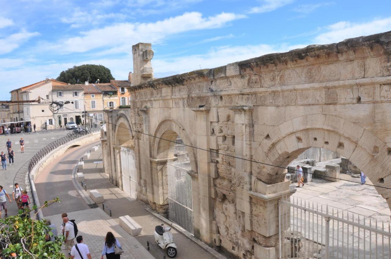 Holiday In Arles -Appartement Du Theatre Antique ภายนอก รูปภาพ
