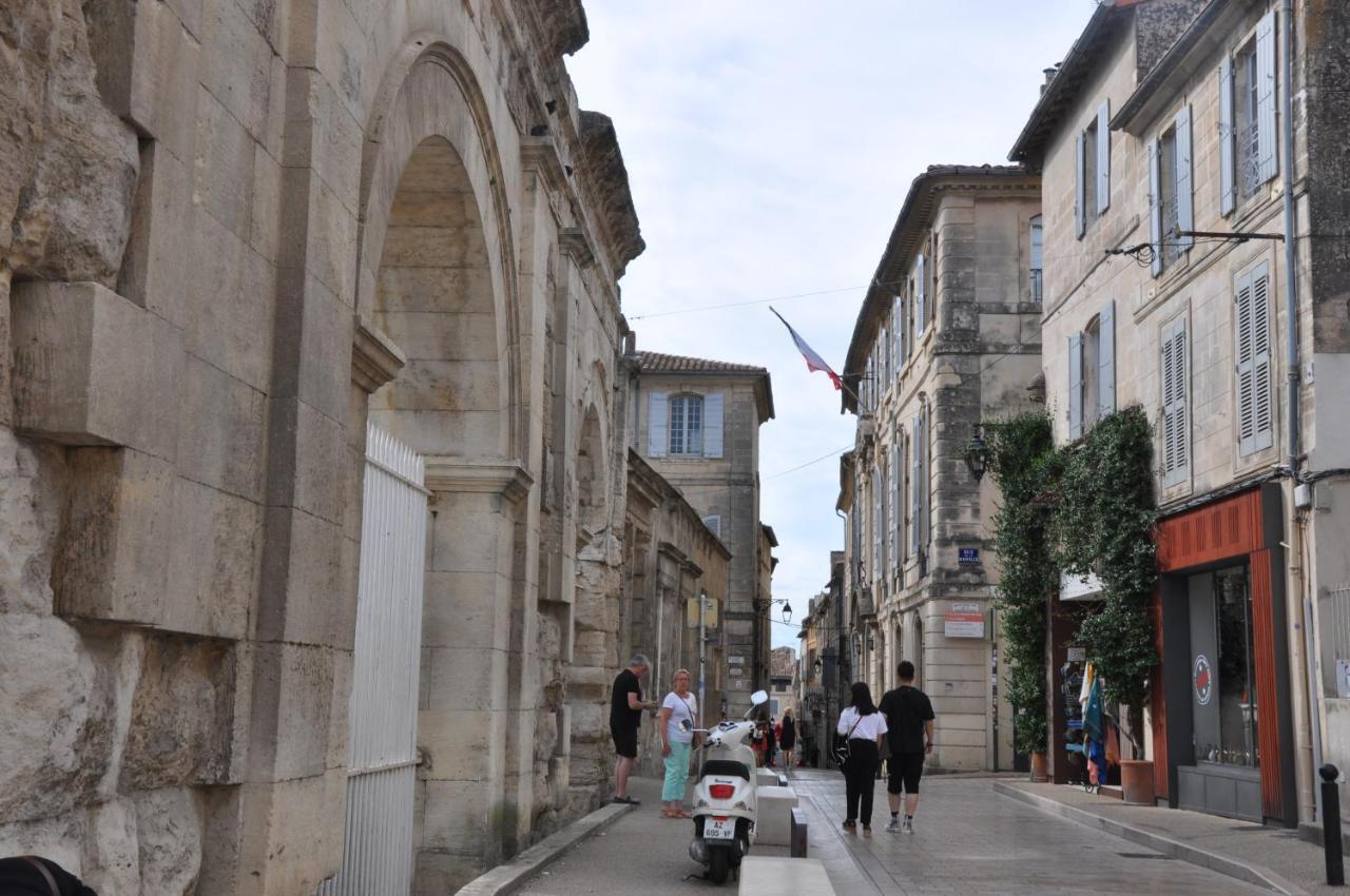 Holiday In Arles -Appartement Du Theatre Antique ภายนอก รูปภาพ