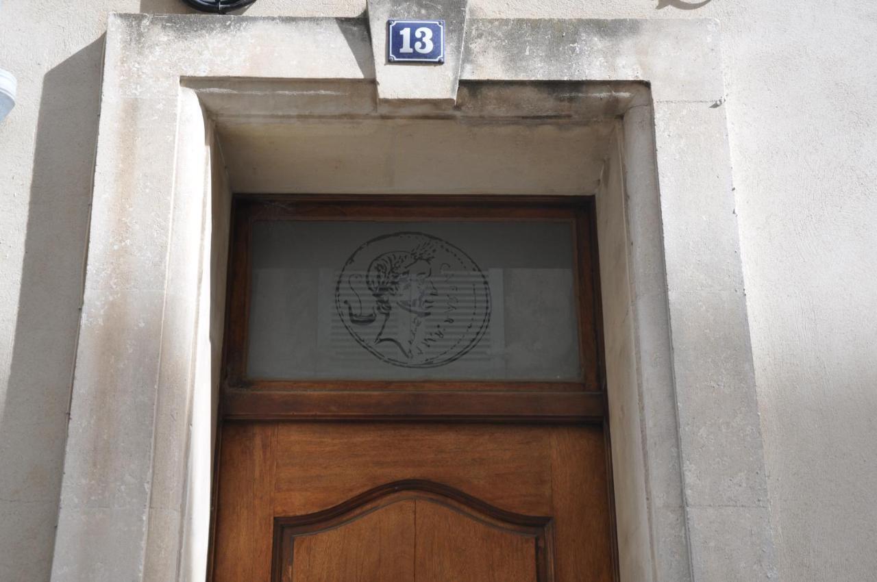 Holiday In Arles -Appartement Du Theatre Antique ภายนอก รูปภาพ