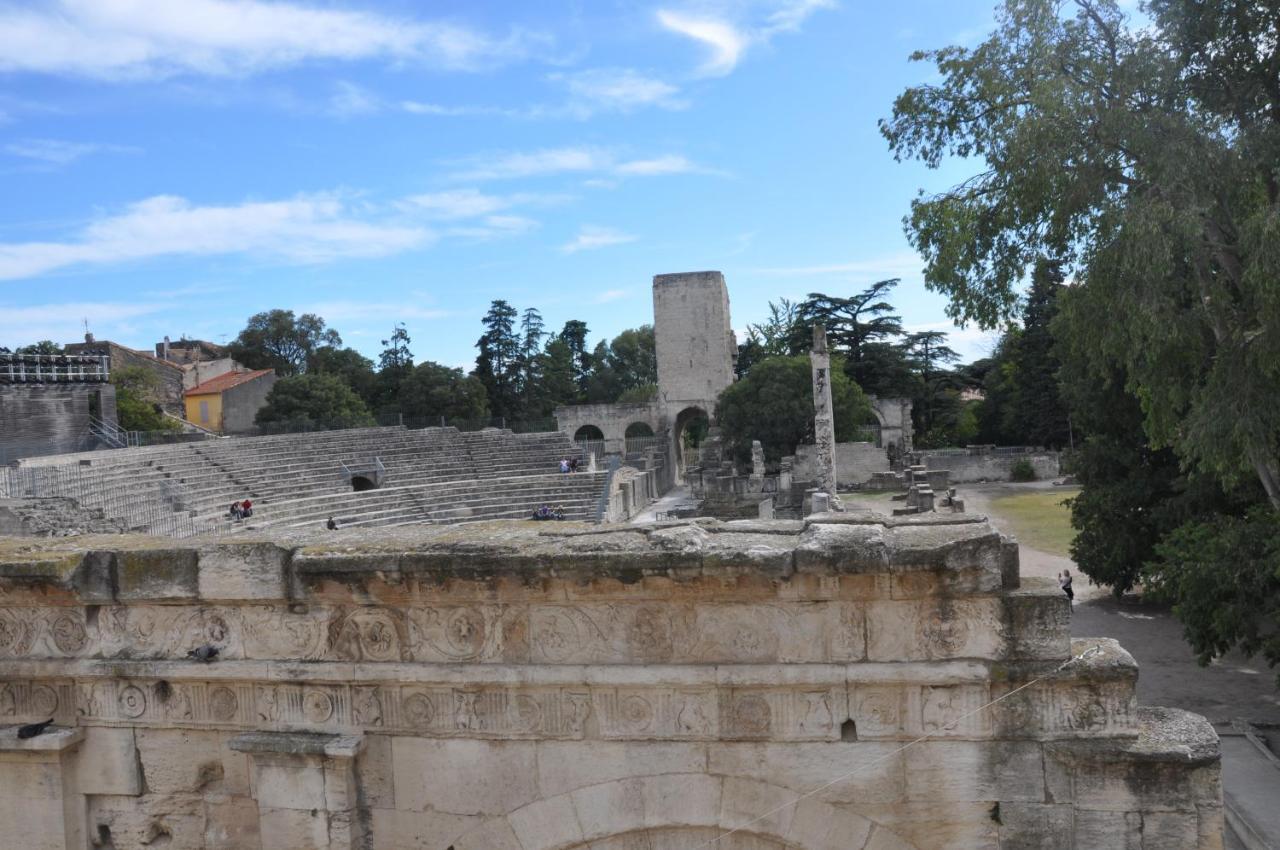Holiday In Arles -Appartement Du Theatre Antique ภายนอก รูปภาพ